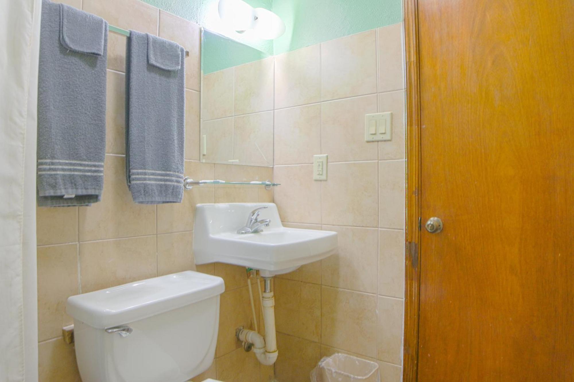 Economy Inn By Oyo Lockport Near Houma ภายนอก รูปภาพ
