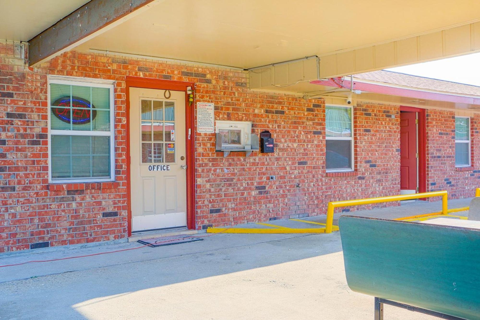 Economy Inn By Oyo Lockport Near Houma ภายนอก รูปภาพ