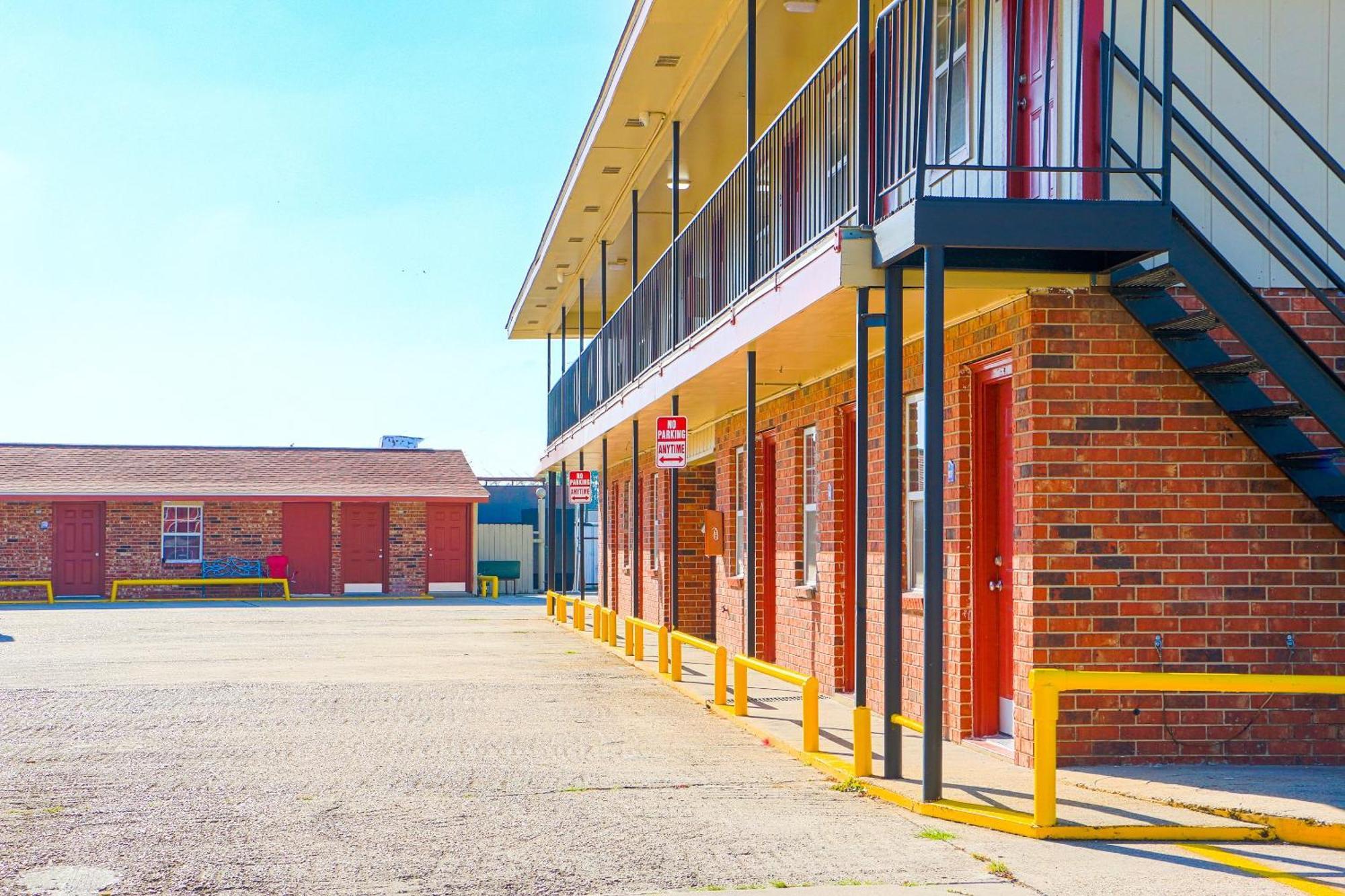 Economy Inn By Oyo Lockport Near Houma ภายนอก รูปภาพ